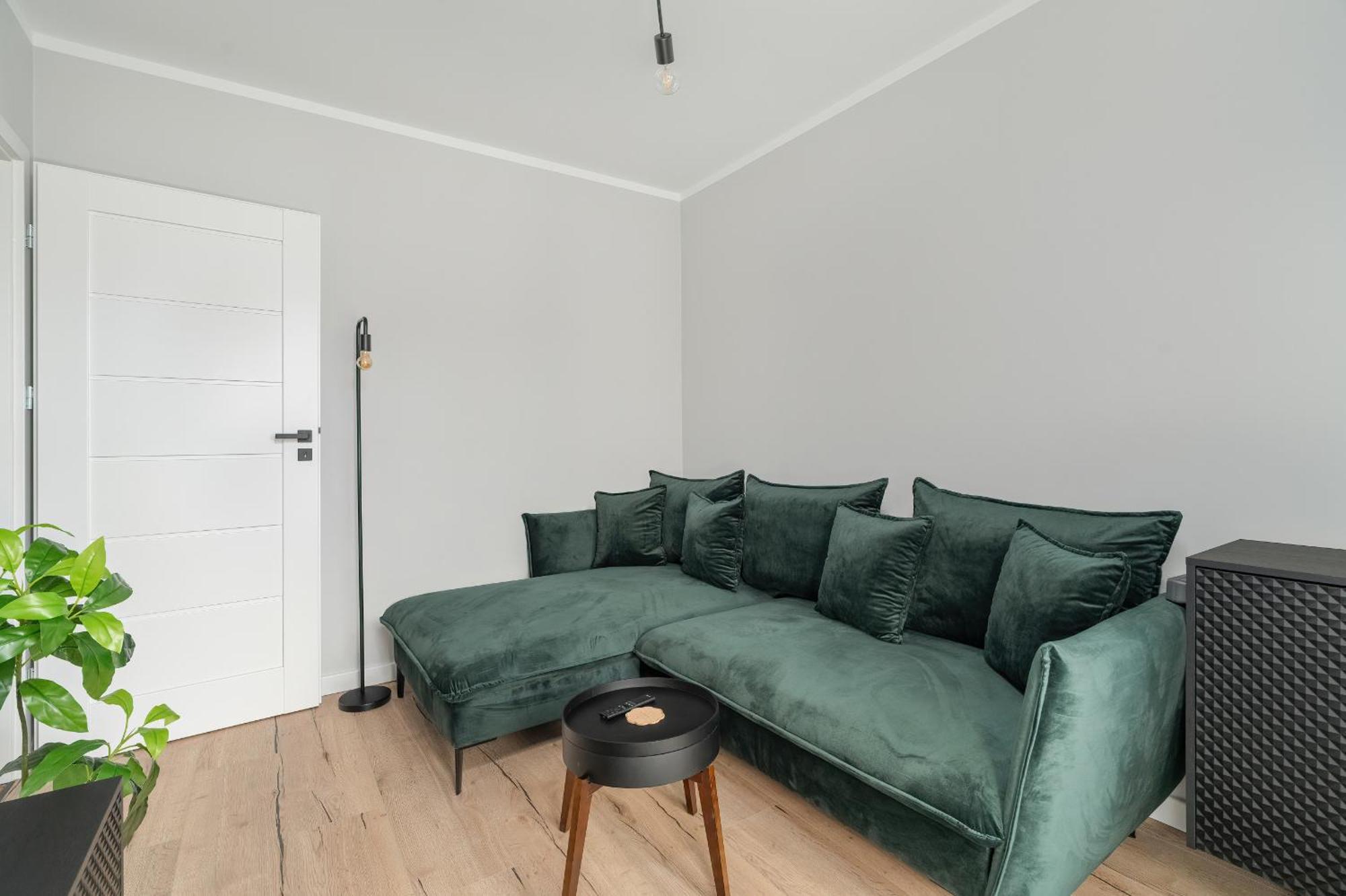 Spacious Ideal For Families By Renters Apartment