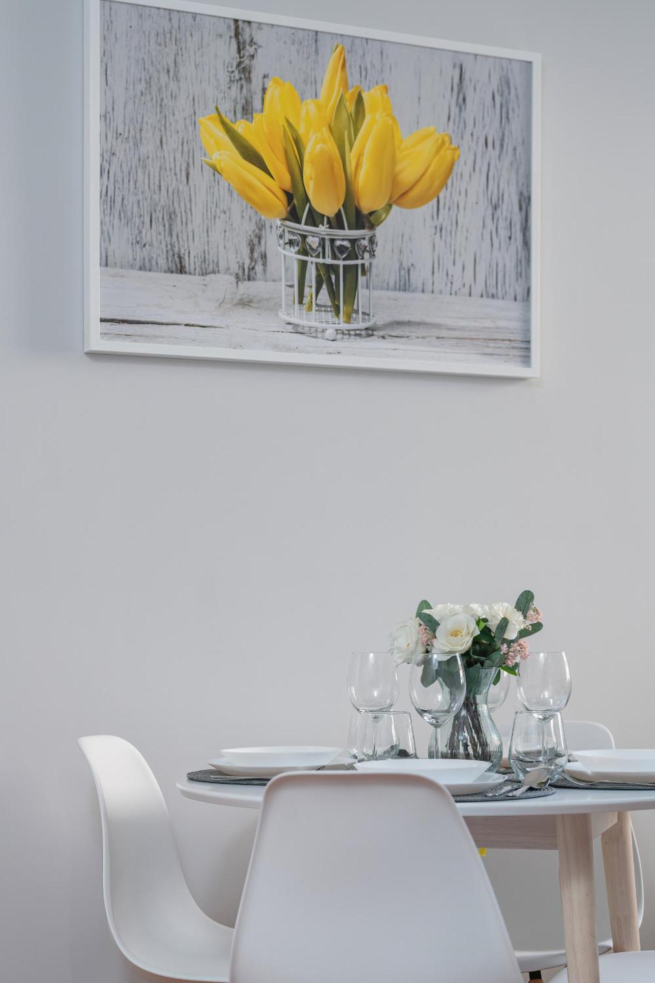 Spacious Ideal For Families By Renters Apartment Poznan