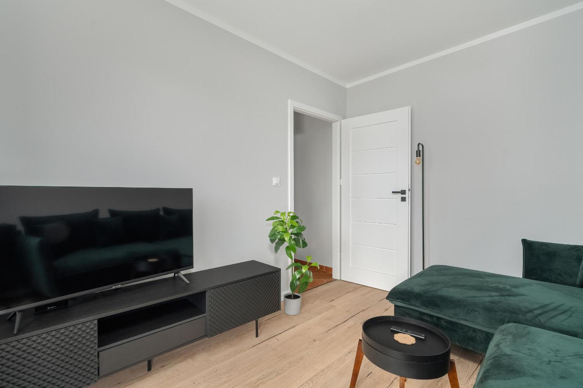 Spacious Ideal For Families By Renters Apartment *